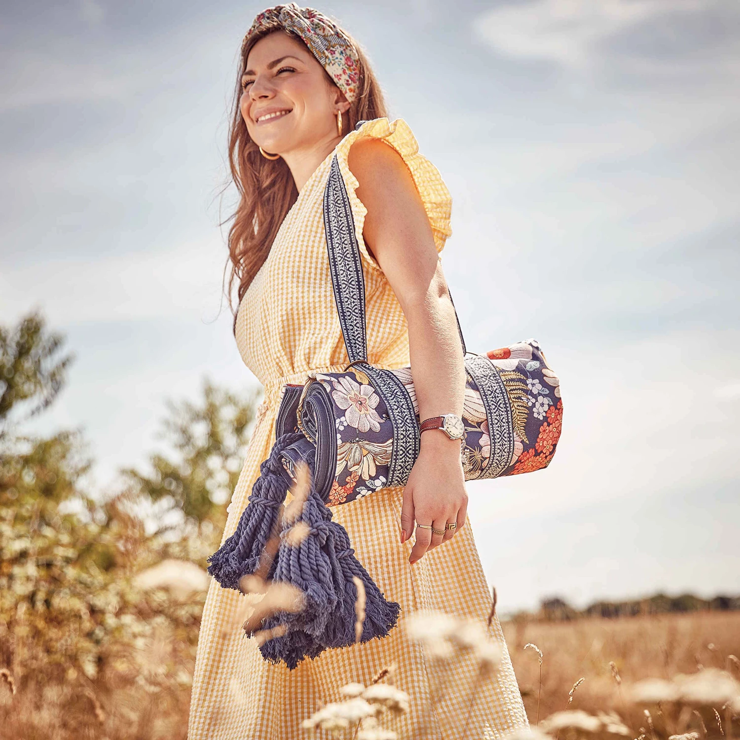 Picknickdecke L 175 X B 154cm BETWEEN FLOWERS In Dunkelblau 2 Picknickdecke L 175 X B 154cm BETWEEN FLOWERS In Dunkelblau – Bild 2